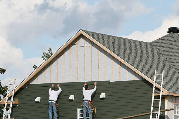 Professional Siding technician working in Laurelville, OH
